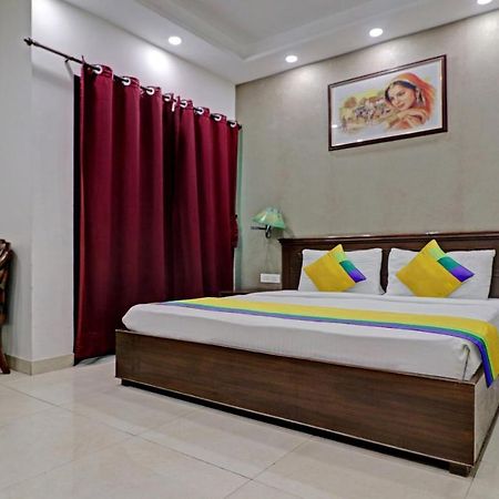 Itsy Hotels Hamlets Stay Нойда Екстер'єр фото