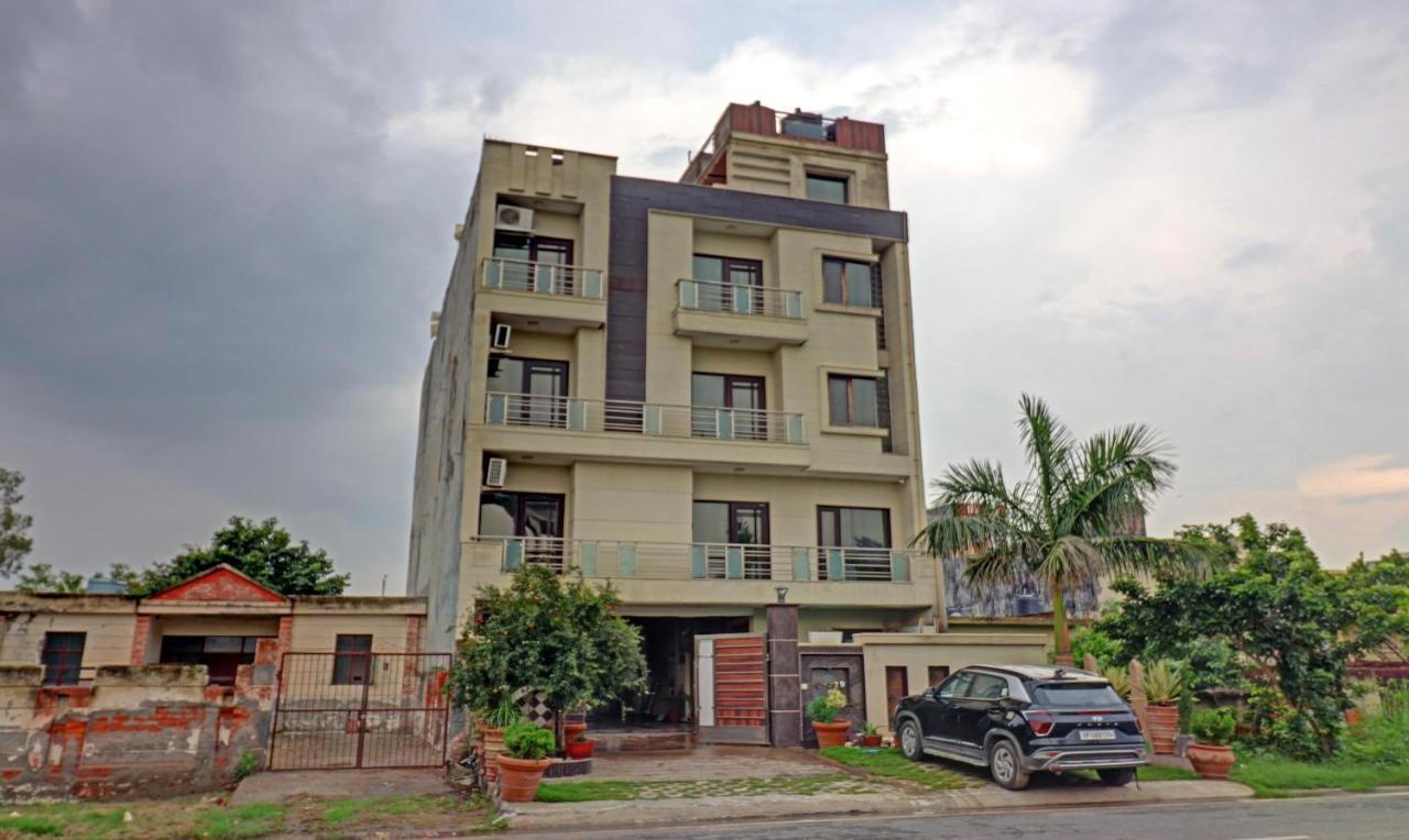 Itsy Hotels Hamlets Stay Нойда Екстер'єр фото